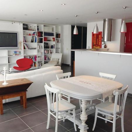 Awesome Apartment In Sauvian With Wifi Exteriér fotografie