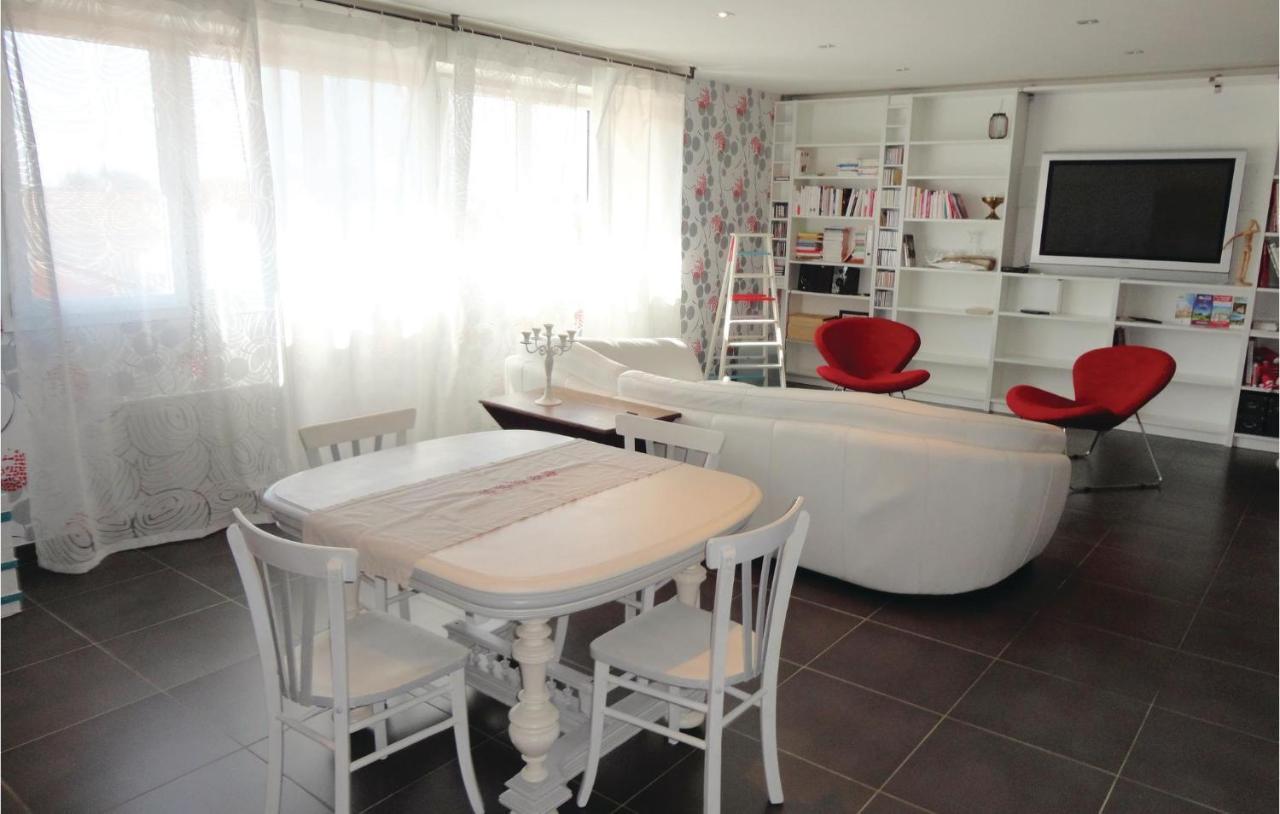 Awesome Apartment In Sauvian With Wifi Exteriér fotografie